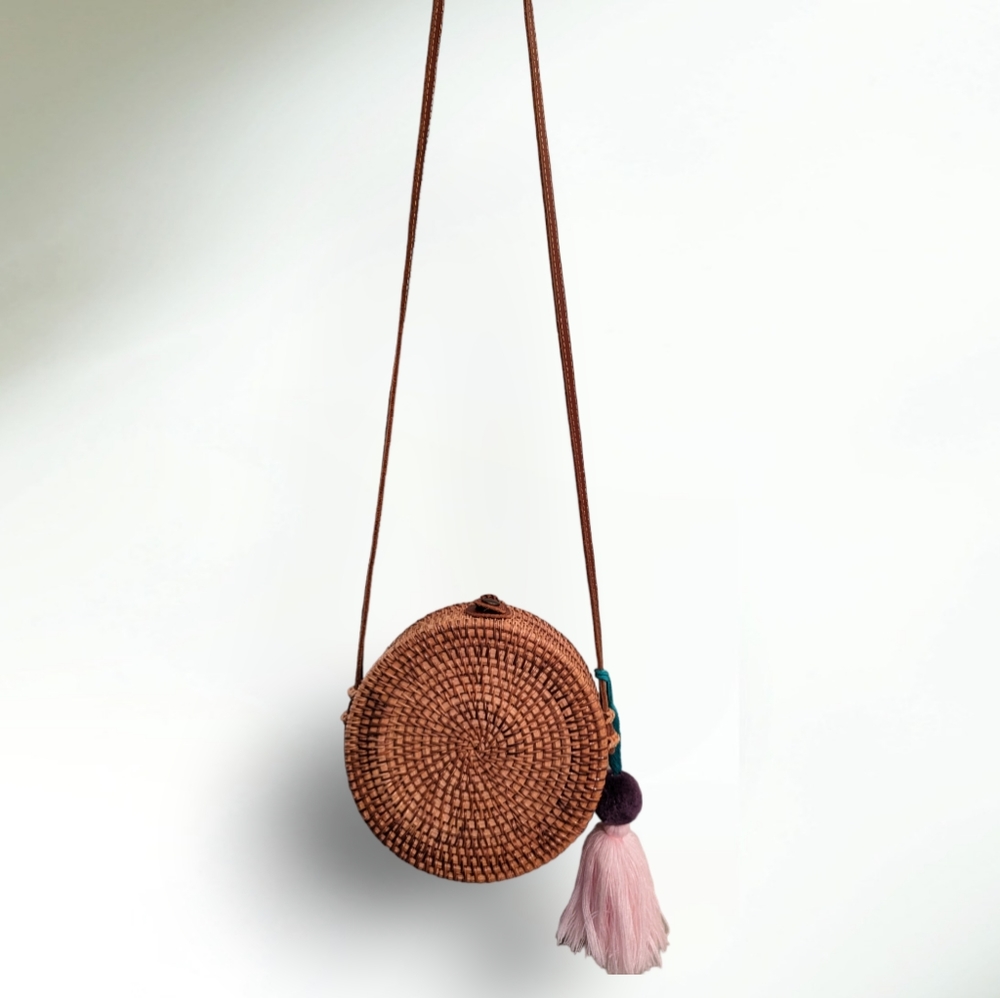 Circle crossbody bag 🌴